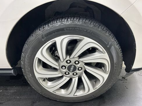 Used 2023 Lincoln Navigator Reserve AWD/4WD image 8