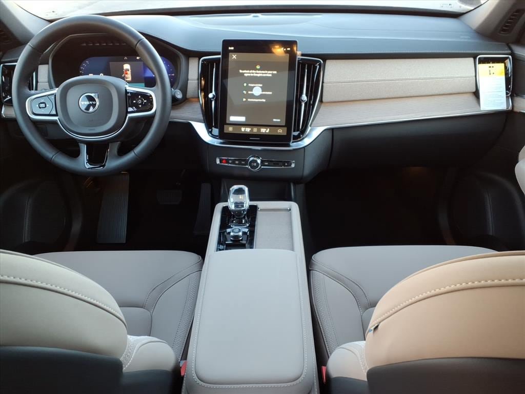New 2026 Volvo XC90 T8 Plus w/ Protection Package Premier AWD/4WD image 11