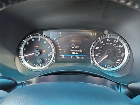 Used 2025 Toyota Highlander LE FWD image 11