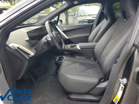 Used 2024 BMW iX xDrive50 w/ Convenience Package AWD/4WD image 19