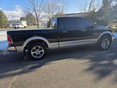 Used 2014 RAM 1500 Laramie w/ Convenience Group image 8