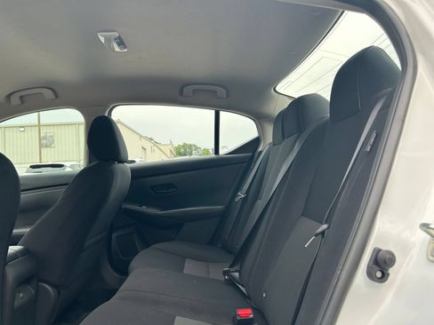 Used 2025 Nissan Sentra SV FWD image 17