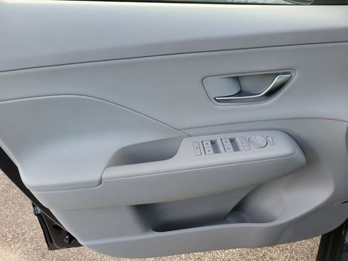 Used 2024 Hyundai Kona Limited FWD image 20