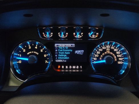 Used 2014 Ford F150 Platinum RWD image 23