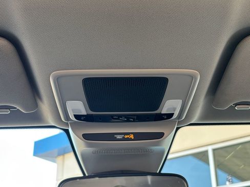 Used 2025 Honda HR-V LX image 18