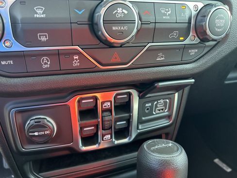 New 2026 Jeep Gladiator Sport AWD/4WD image 38