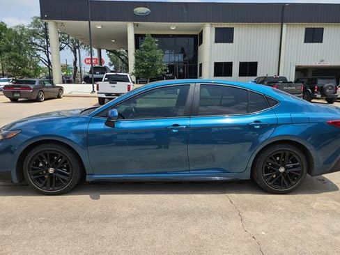 Used 2025 Toyota Camry SE w/ Multimedia Upgrade Package FWD image 1