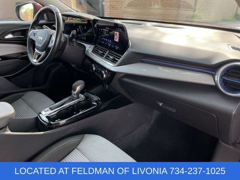 Used 2024 Chevrolet Trax LT w/ Driver Confidence Package FWD image 27