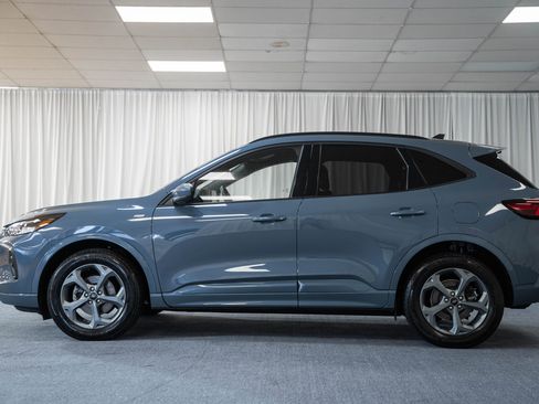 Certified 2023 Ford Escape ST-Line Select w/ Tech Pack #2 image 5