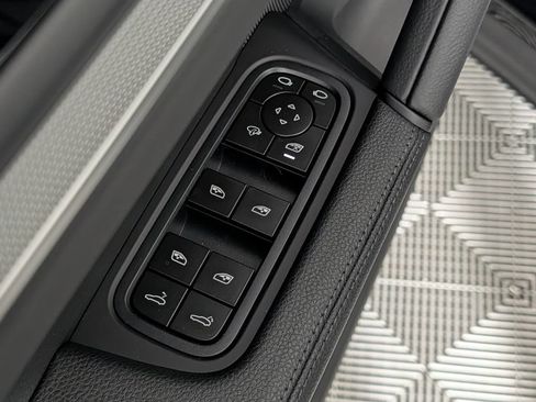 New 2026 Porsche Cayenne Coupe AWD/4WD image 28