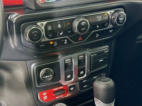 Used 2020 Jeep Wrangler Rubicon AWD/4WD image 18