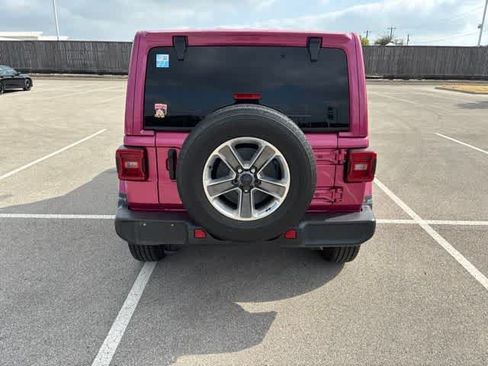 Used 2022 Jeep Wrangler Unlimited Sahara w/ LED Lighting Group AWD/4WD image 4
