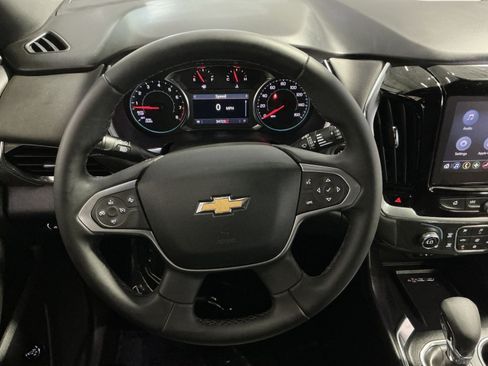 Used 2023 Chevrolet Traverse LT FWD image 17