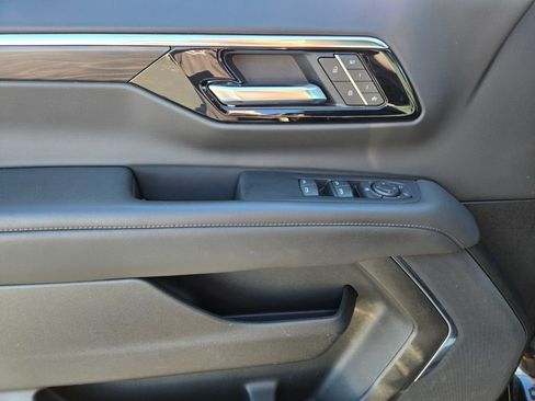 Used 2025 Chevrolet Tahoe LT AWD/4WD image 19