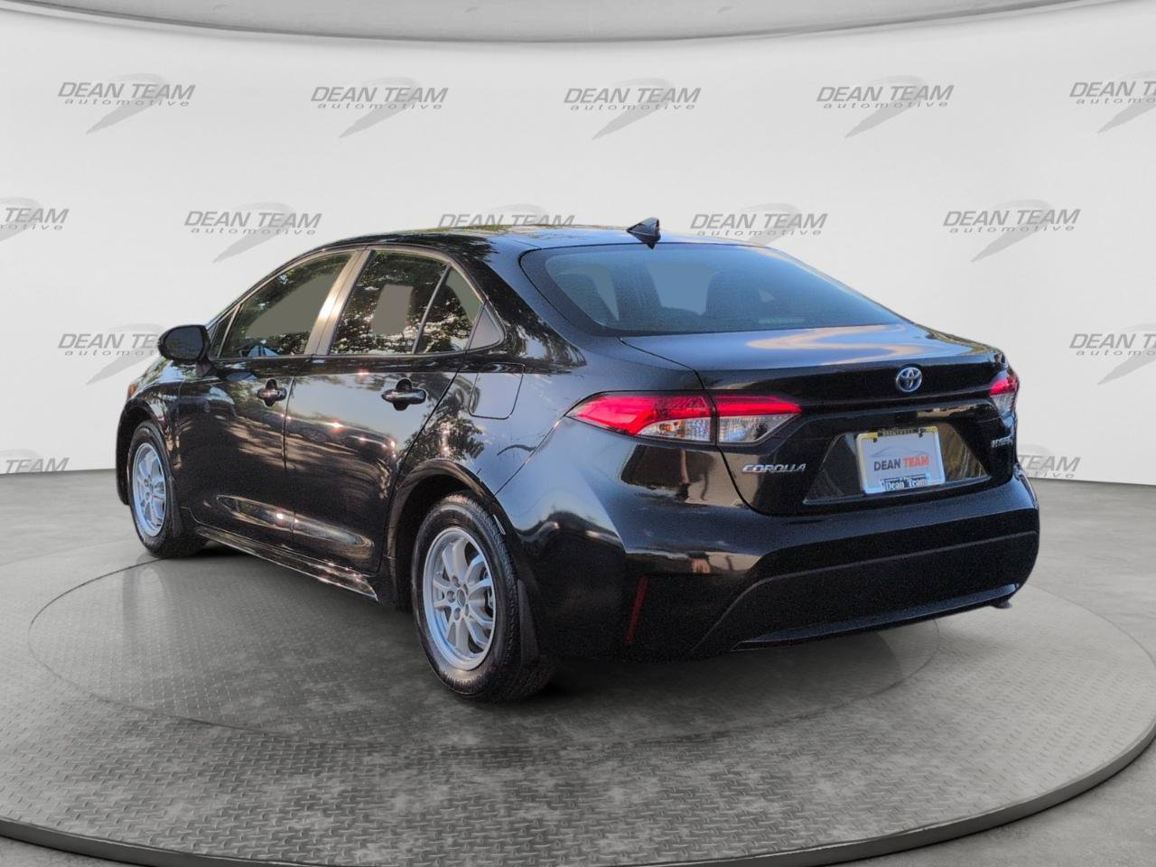 Used 2020 Toyota Corolla LE FWD image 5
