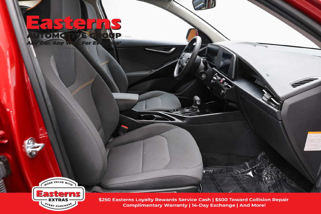 Used 2025 Kia Niro LX FWD image 24