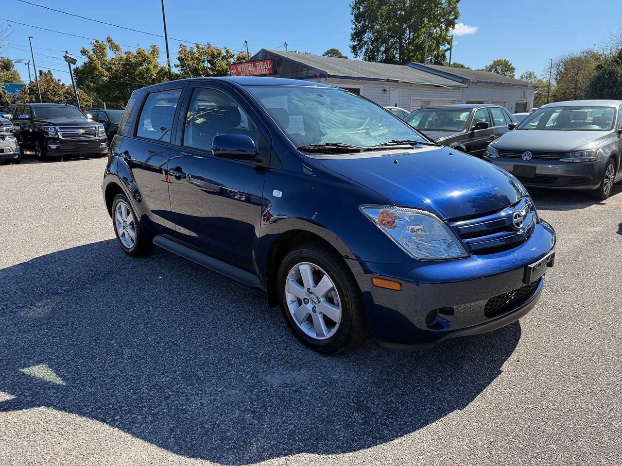 Used 2005 Scion xA FWD image 2