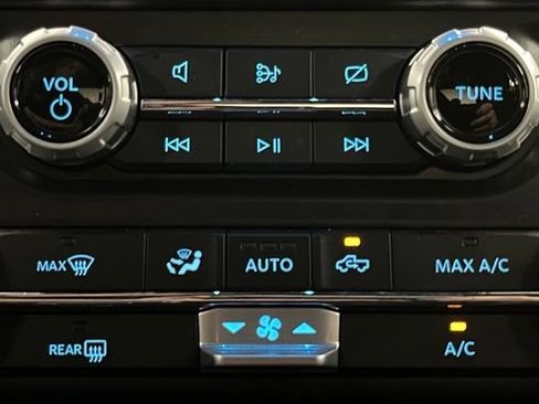 Used 2024 Ford F150 XLT w/ XLT Black Appearance Package AWD/4WD image 39