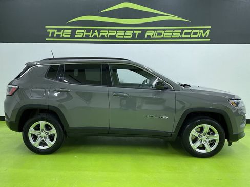 Used 2024 Jeep Compass Latitude image 11