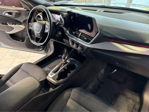 Used 2024 Chevrolet Trax RS w/ Driver Confidence Package FWD image 30