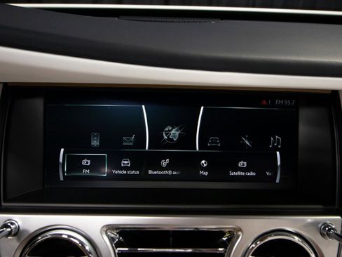 Used 2020 Rolls-Royce Dawn RWD image 30