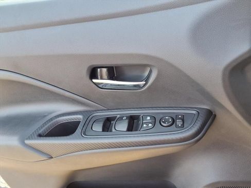 New 2025 Nissan Versa SV w/ Trunk Package FWD image 16