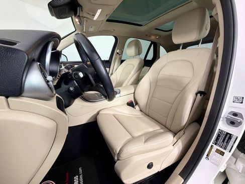 Used 2022 Mercedes-Benz GLC 300 4MATIC image 25