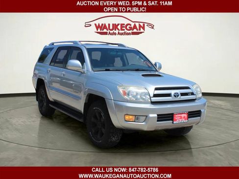 Used 2004 Toyota 4Runner Sport AWD/4WD image 2