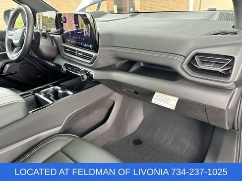Certified 2025 Chevrolet Silverado EV LT AWD/4WD image 27