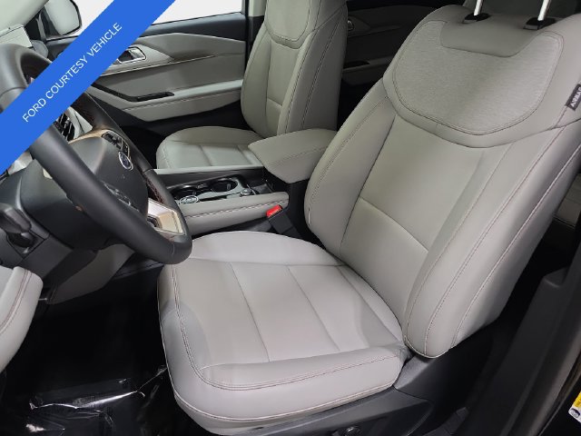 Used 2026 Ford Explorer Active w/ Active Comfort Package AWD/4WD image 13