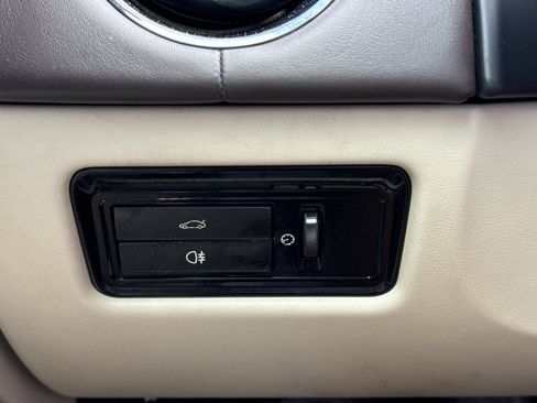 Used 2013 Jaguar XJ L Portfolio RWD image 20