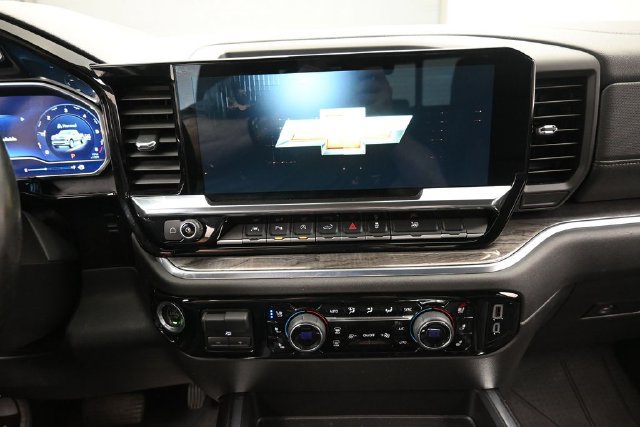 Used 2023 Chevrolet Silverado 1500 LTZ w/ LTZ Convenience Package II AWD/4WD image 10
