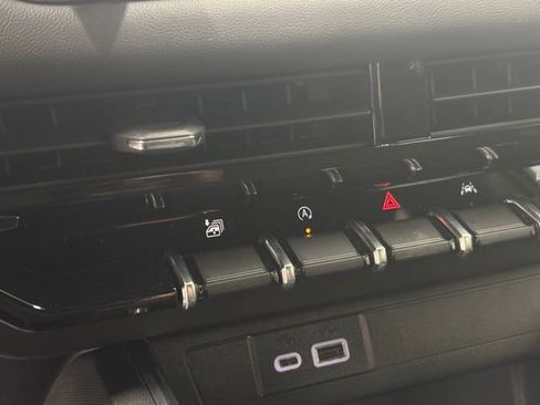 New 2026 GMC Canyon Elevation w/ Convenience Package image 33