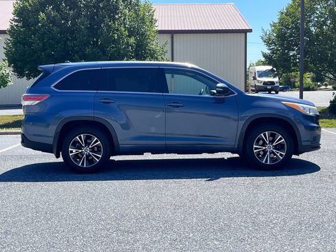 Used 2016 Toyota Highlander XLE AWD/4WD image 9