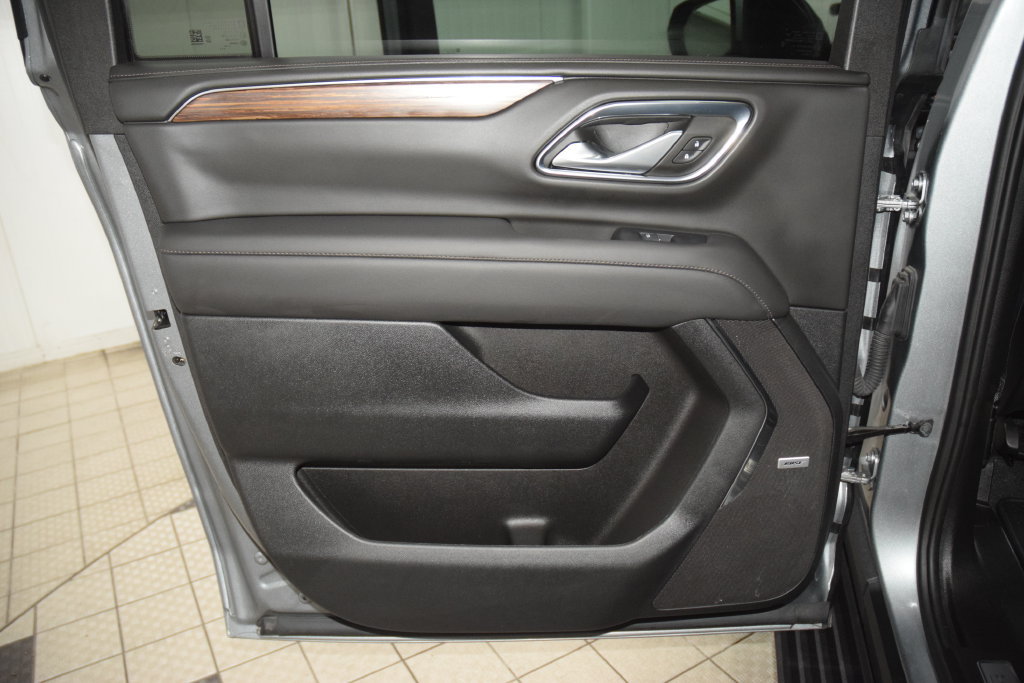 Used 2024 Chevrolet Suburban High Country AWD/4WD image 47
