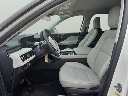 New 2026 Lincoln Aviator Premiere image 12