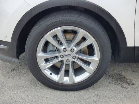 Used 2018 Ford Explorer Limited w/ Equipment Group 301A image 9