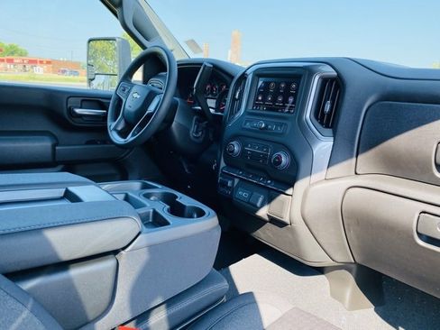 New 2025 Chevrolet Silverado 2500 Custom image 17
