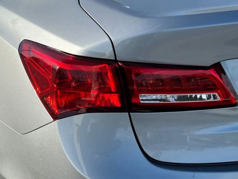 Used 2018 Acura TLX V6 SH-AWD w/ Technology Pkg image 9