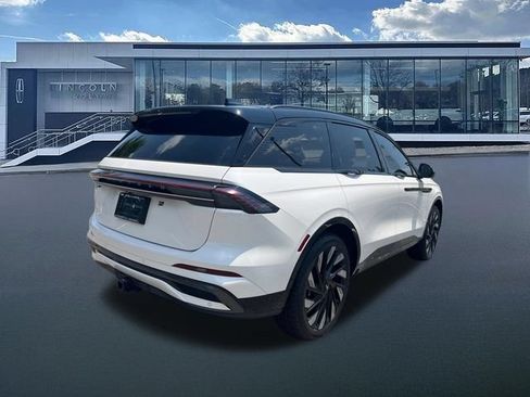 New 2026 Lincoln Nautilus Reserve w/ Jet Appearance Package AWD/4WD image 8