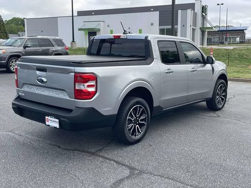 Used 2022 Ford Maverick Lariat FWD image 6