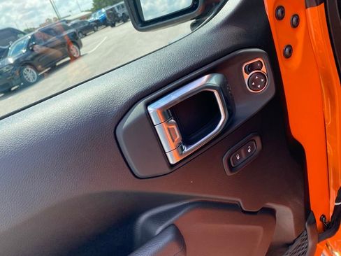 New 2025 Jeep Wrangler Unlimited Rubicon image 11