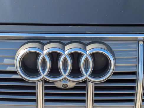 Used 2019 Audi e-tron Prestige w/ Prestige Package image 13