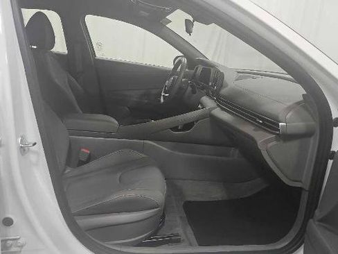 Used 2026 Hyundai Elantra Sport FWD image 9