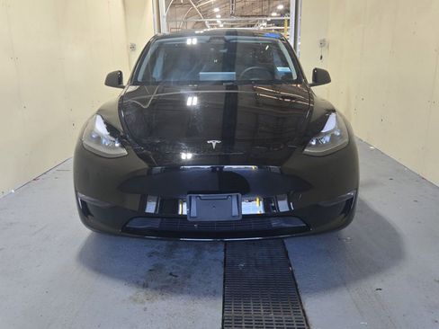 Used 2024 Tesla Model Y Performance AWD/4WD image 2