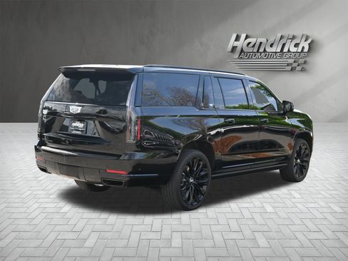 Used 2025 Cadillac Escalade ESV Sport Platinum w/ LPO, ONYX Package AWD/4WD image 10