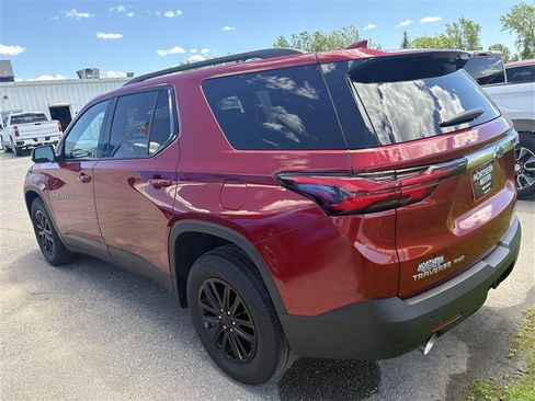 Used 2023 Chevrolet Traverse LT AWD/4WD image 4
