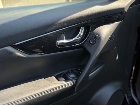 Used 2020 Nissan Rogue SL w/ Premium Package image 22