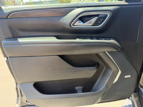 Used 2021 Chevrolet Suburban LT AWD/4WD image 9