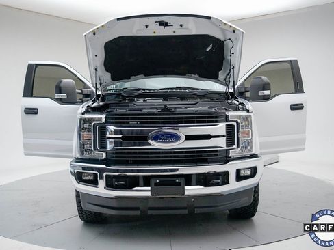 Used 2019 Ford F250 XLT w/ XLT Value Package image 28